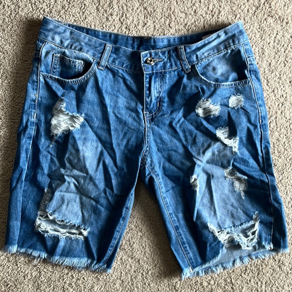 Size Large Distressed Jean Shorts